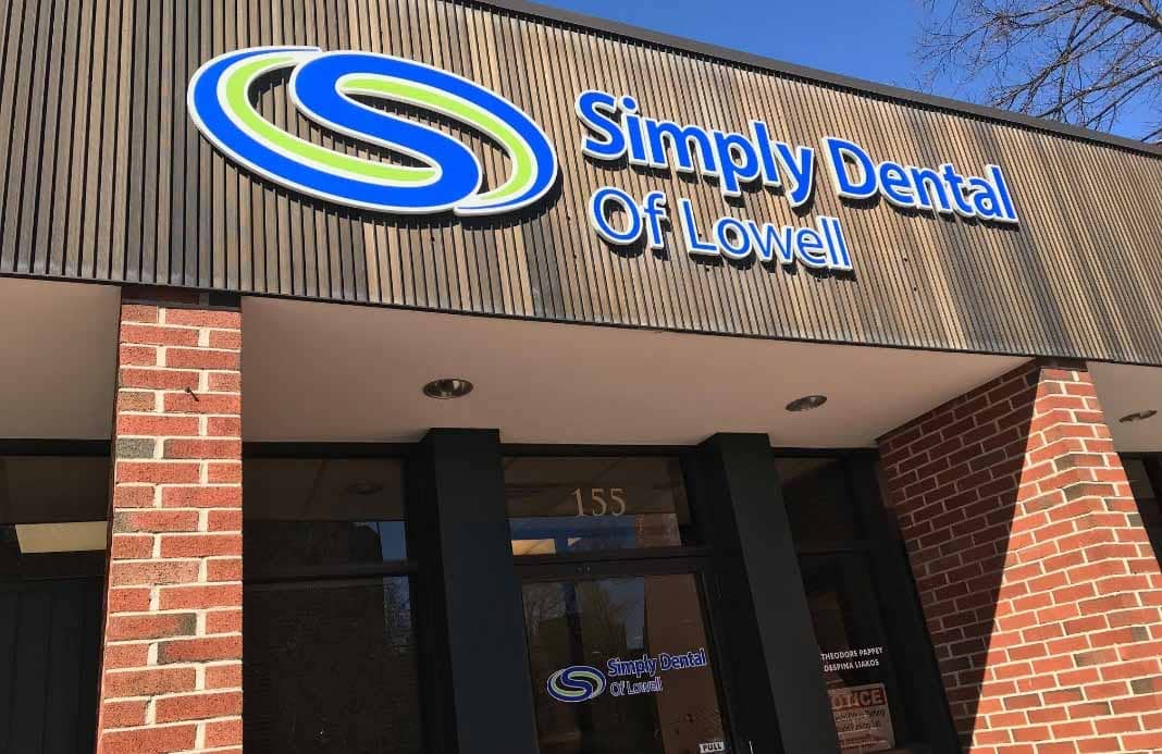 Outside view of Simply Dental of Lowell