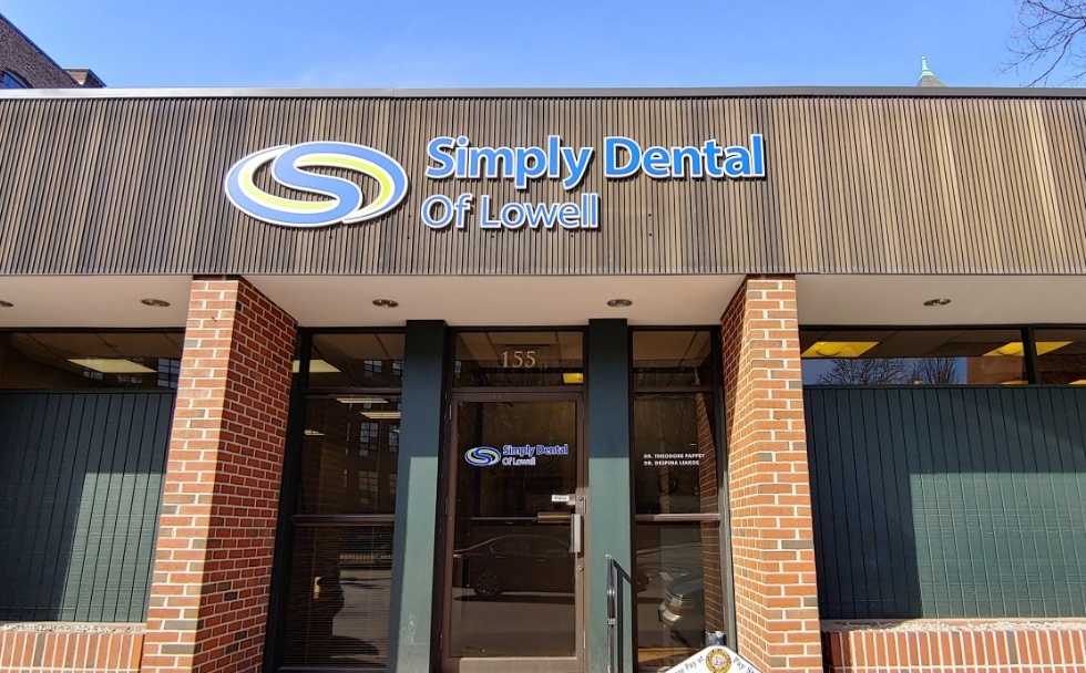 Outside view of Simply Dental of Lowell